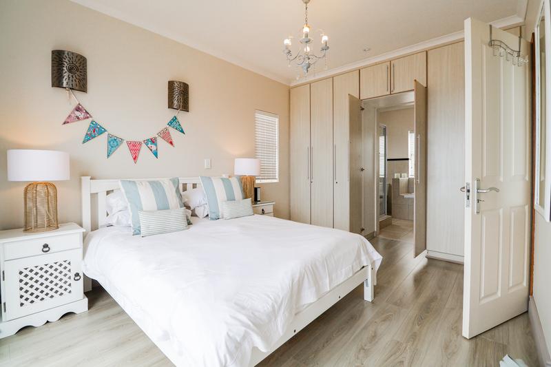 To Let 4 Bedroom Property for Rent in Pinnacle Point Golf Estate Western Cape